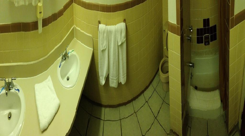 Chateau Motor Lodge Grand Island Quarto foto